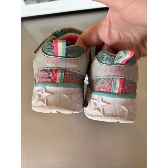 Skechers Fernie Star Print Sneakers - Picture 12 of 15